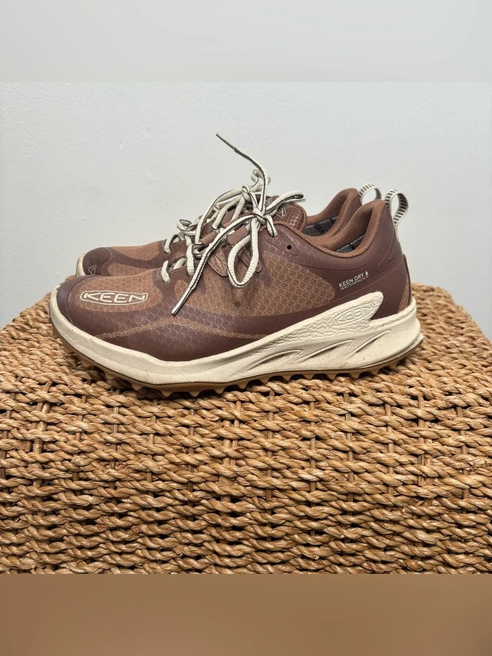 Keen Sneakers Women's 7.5 Zionic Waterproof Hiking Shoe